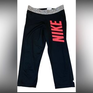 Nike medium capris